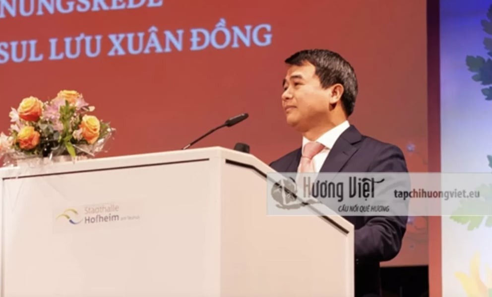 Consul General Luu Xuan Dong speaks at the event. (Photo: Huong Viet Magazine) Consul General Luu Xuan Dong speaks at the event. (Photo: Huong Viet Magazine)