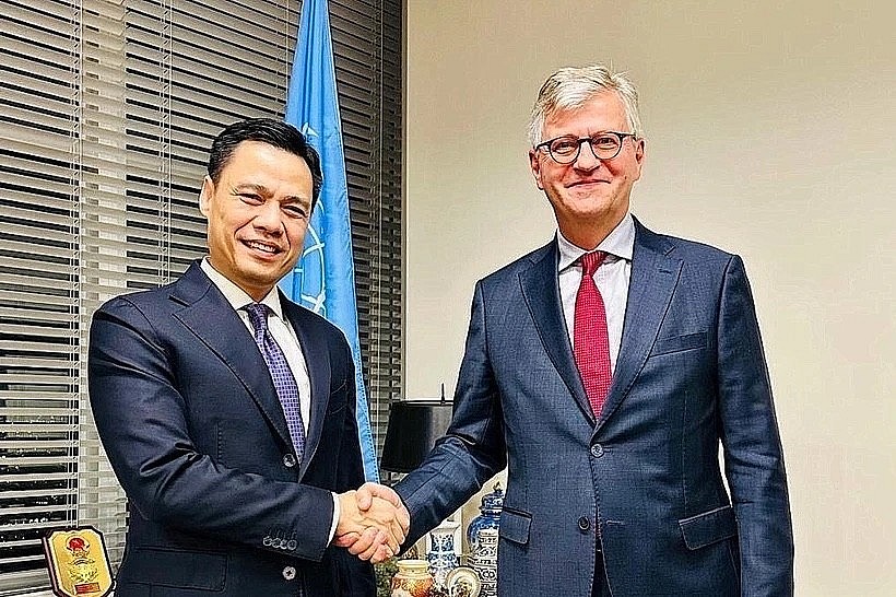 Ambassador Dang Hoang Giang (left), Permanent Representative of Vietnam to the United Nations and UN Under-Secretary-General for Peace Operations Jean-Pierre Lacroix (Photo: VNA) Ambassador Dang Hoang Giang (left), Permanent Representative of Vietnam to the United Nations and UN Under-Secretary-General for Peace Operations Jean-Pierre Lacroix (Photo: VNA)