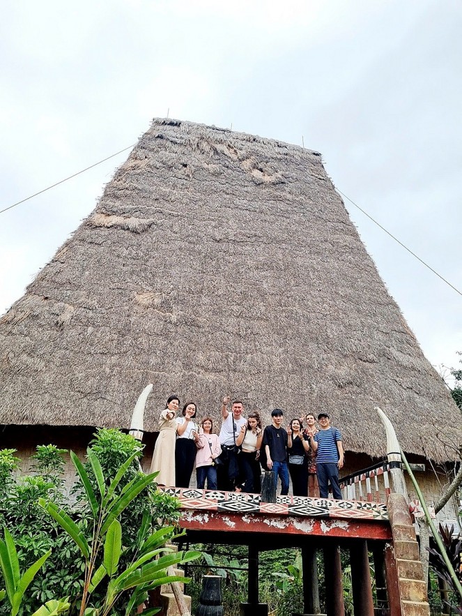 Vietnamese Language and Culture Introduced to the World Vietnamese Language and Culture Introduced to the World