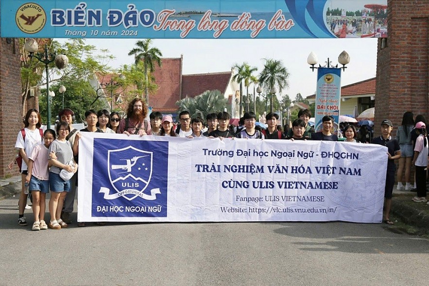 Vietnamese Language and Culture Introduced to the World Vietnamese Language and Culture Introduced to the World