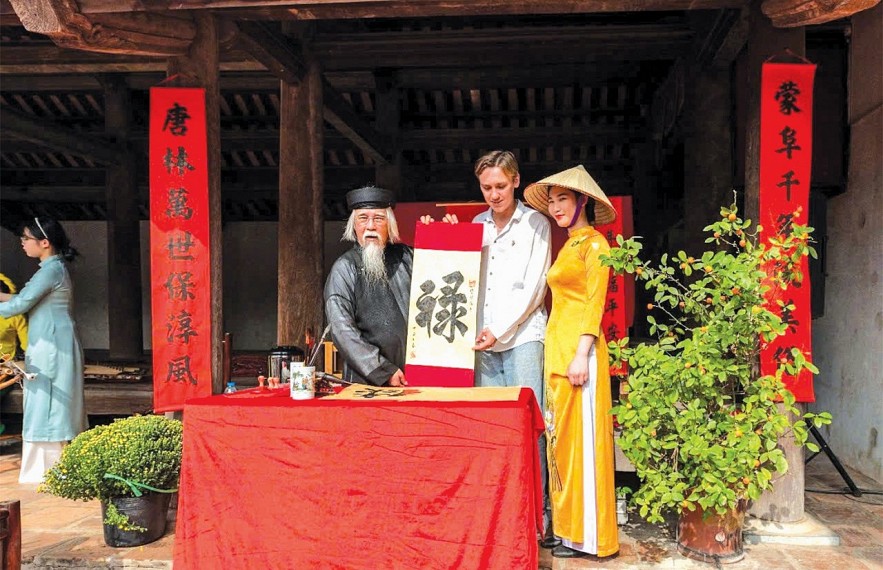 Tet Through the Eyes of Foreign Visitors Tet Through the Eyes of Foreign Visitors