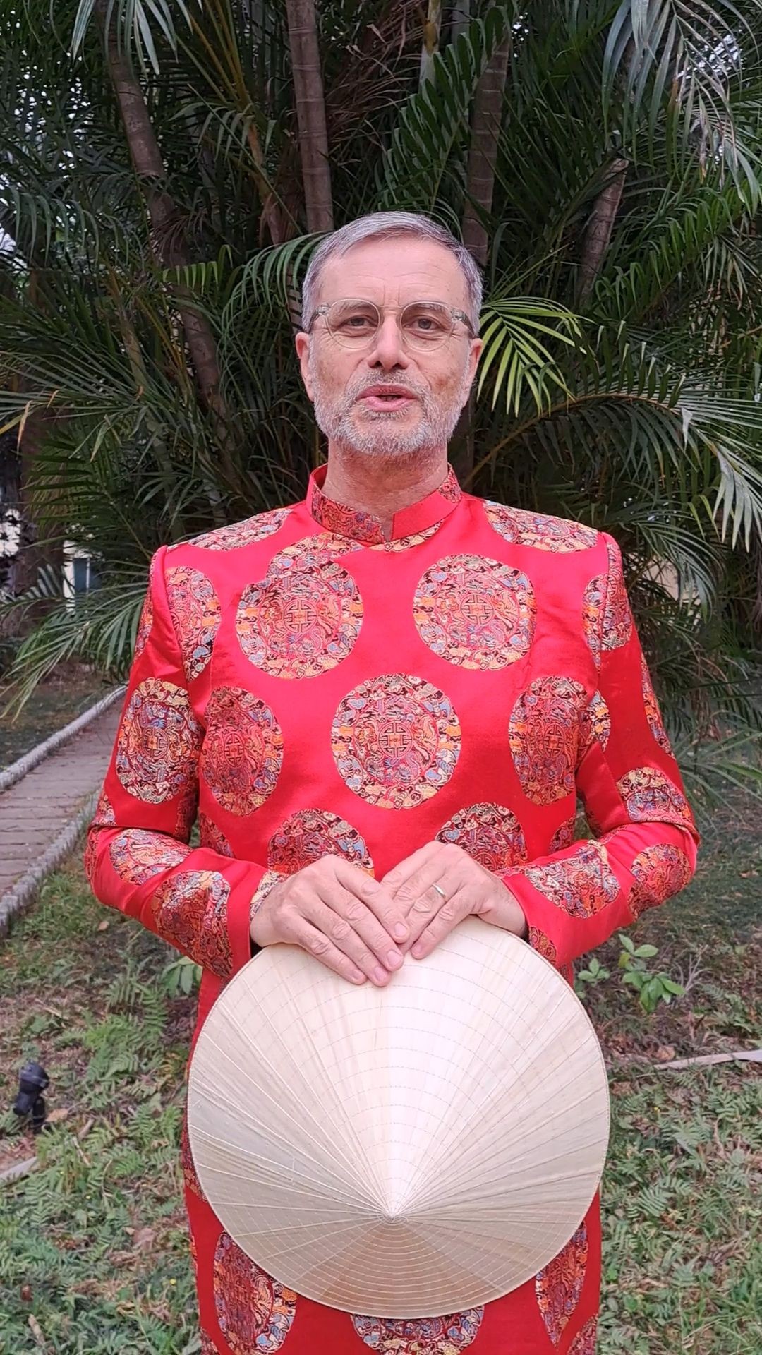 French Ambassador Discovers the Beauty of Tet French Ambassador Discovers the Beauty of Tet