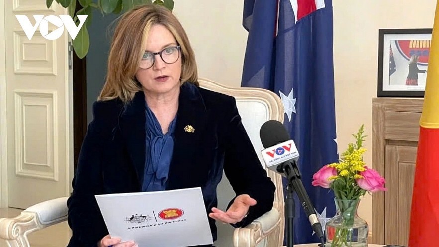 Australian Ambassador to ASEAN Tiffany McDonald in an interview granted to Jakarta-based VOV correspondents. Australian Ambassador to ASEAN Tiffany McDonald in an interview granted to Jakarta-based VOV correspondents.