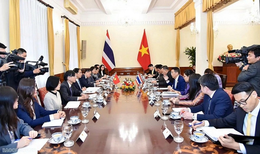 Vietnamese Deputy Prime Minister and Minister of Foreign Affairs Bui Thanh Son and visiting Thai Foreign Minister Maris Sangiampongsa hold talks in Hanoi on February 24. (Photo: baoquocte.vn) Vietnamese Deputy Prime Minister and Minister of Foreign Affairs Bui Thanh Son and visiting Thai Foreign Minister Maris Sangiampongsa hold talks in Hanoi on February 24. (Photo: baoquocte.vn)