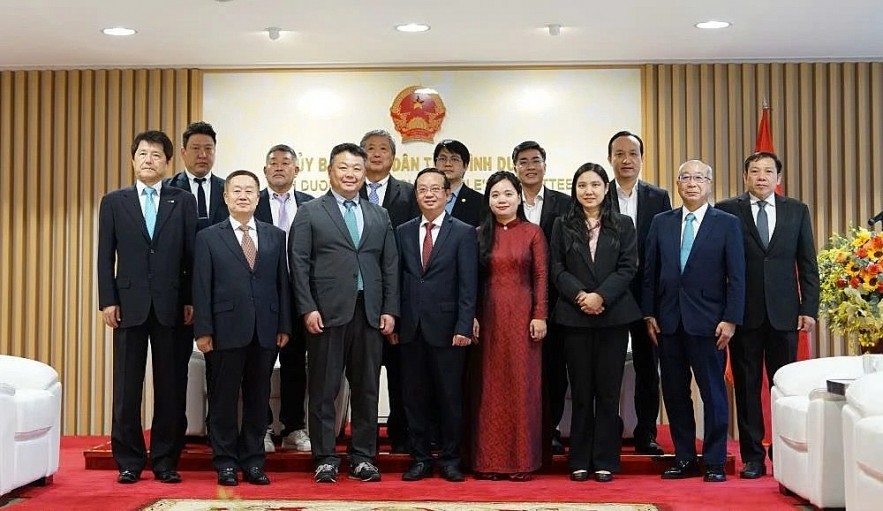 The leadership of Binh Duong and Ibaraki Prefecture pose for a group photo. (Photo: binhduong.gov.vn) The leadership of Binh Duong and Ibaraki Prefecture pose for a group photo. (Photo: binhduong.gov.vn)