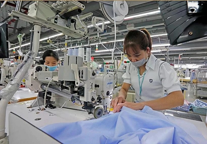Workers make products for export to the EU. (Photo: VNA) Workers make products for export to the EU. (Photo: VNA)