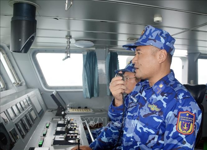 The Vietnam Coast Guard requests fisshing vessel to strictly comply with regulations on illegal, unreported, and unregulated (IUU) fishing. (Photo: VNA) The Vietnam Coast Guard requests fisshing vessel to strictly comply with regulations on illegal, unreported, and unregulated (IUU) fishing. (Photo: VNA)