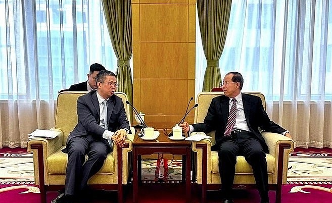 Vietnamese Ambassador to China Pham Thanh Binh and Fu Ziying, Vice Chairman of the Foreign Affairs Committee of the National People's Congress (NPC). Vietnamese Ambassador to China Pham Thanh Binh and Fu Ziying, Vice Chairman of the Foreign Affairs Committee of the National People's Congress (NPC).