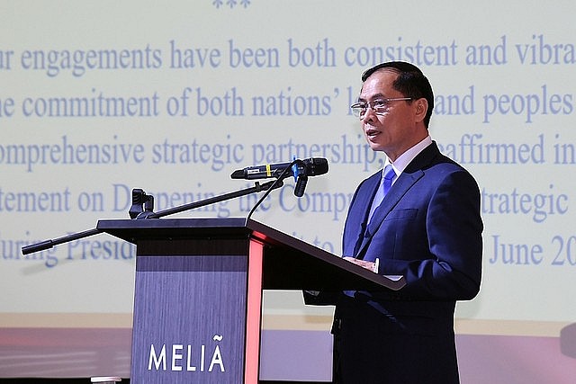 Deputy Prime Minister, Foreign Minister Bui Thanh Son delivers remarks at the banquet celebrating the 75th founding anniversary of diplomatic relations between Viet Nam and Russia, Ha Noi, March 24, 2025. Photo: VGP