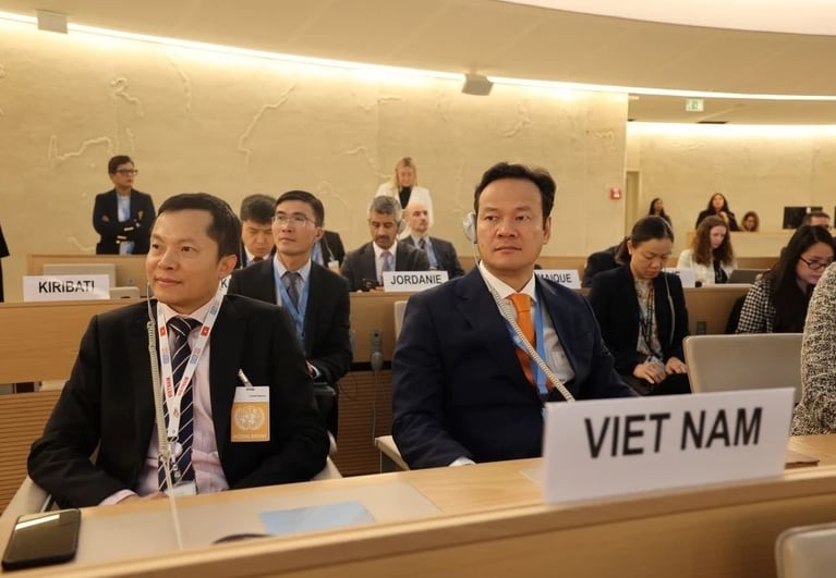 Vietnam Makes Practical and Prominent Contributions to Human Rights Issues Vietnam Makes Practical and Prominent Contributions to Human Rights Issues