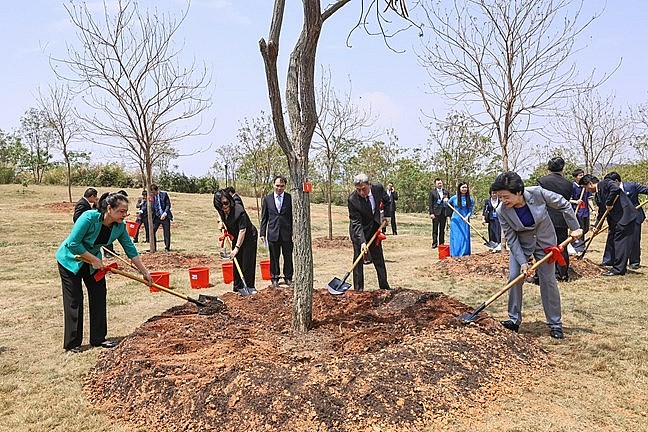 Vietnam and China Front Organizations Join Forces to Enhance Bilateral Ties Vietnam and China Front Organizations Join Forces to Enhance Bilateral Ties