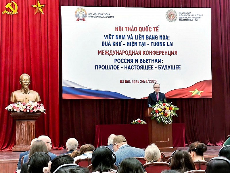 Vietnam - Russia: Solid Foundation for Advancing Cooperation in New Era Vietnam - Russia: Solid Foundation for Advancing Cooperation in New Era
