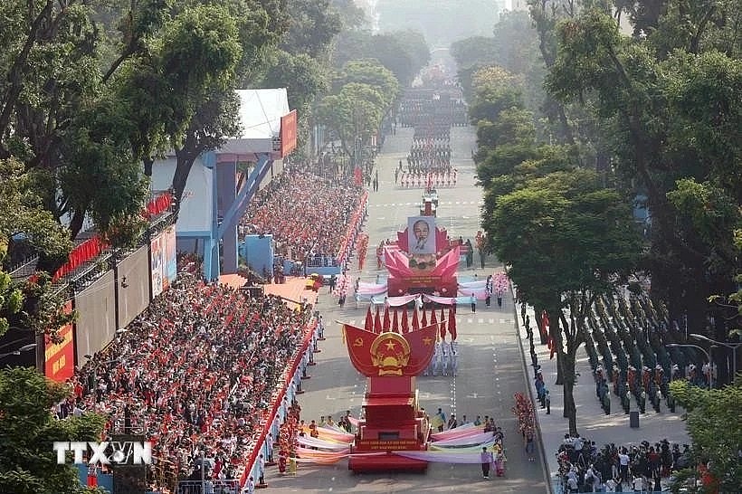 The grand military parade marking the 50th anniversary of the liberation of the South and national reunification. (Photo: VNA) The grand military parade marking the 50th anniversary of the liberation of the South and national reunification. (Photo: VNA)