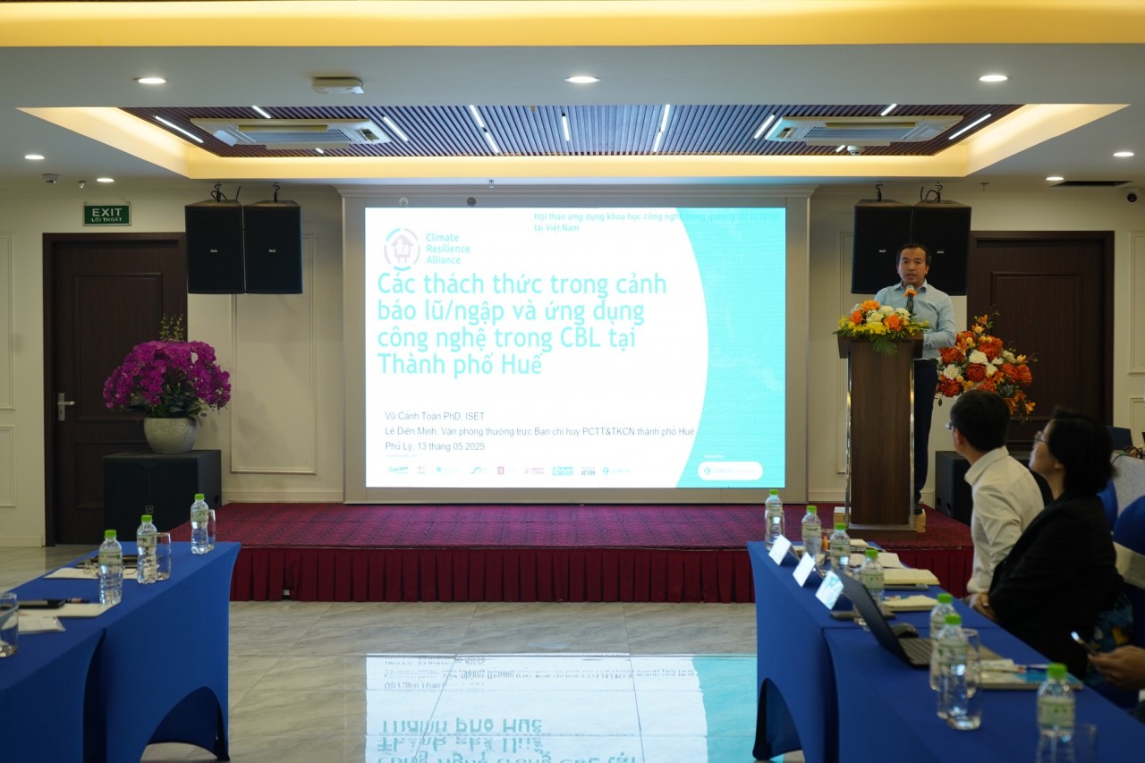 Harnessing Emerging Technologies for Flood Risk Warning in Vietnam Harnessing Emerging Technologies for Flood Risk Warning in Vietnam