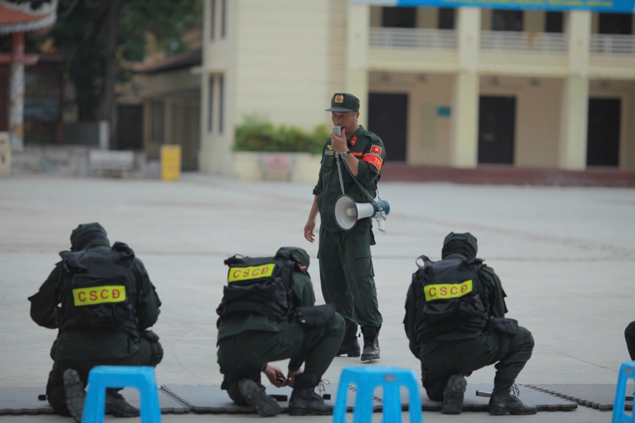 Police officers participating in field training exercises. (Photo: Peacekeeping Police Unit No. 1) Police officers participating in field training exercises. (Photo: Peacekeeping Police Unit No. 1)