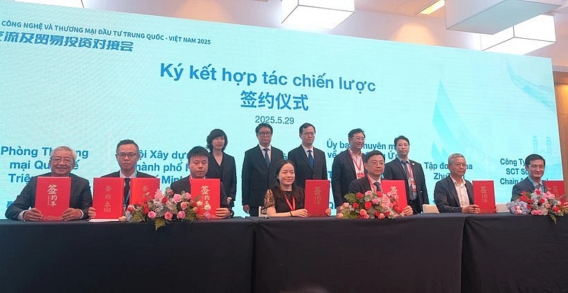 At the signing ceremony between NSSC and CCPIT (Photo: VNA) At the signing ceremony between NSSC and CCPIT (Photo: VNA)