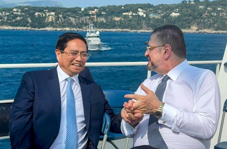 Prime Minister Pham Minh Chinh and President of Costa Rica Rodrigo Chaves. (Photo: VGP/Nhat Bac)