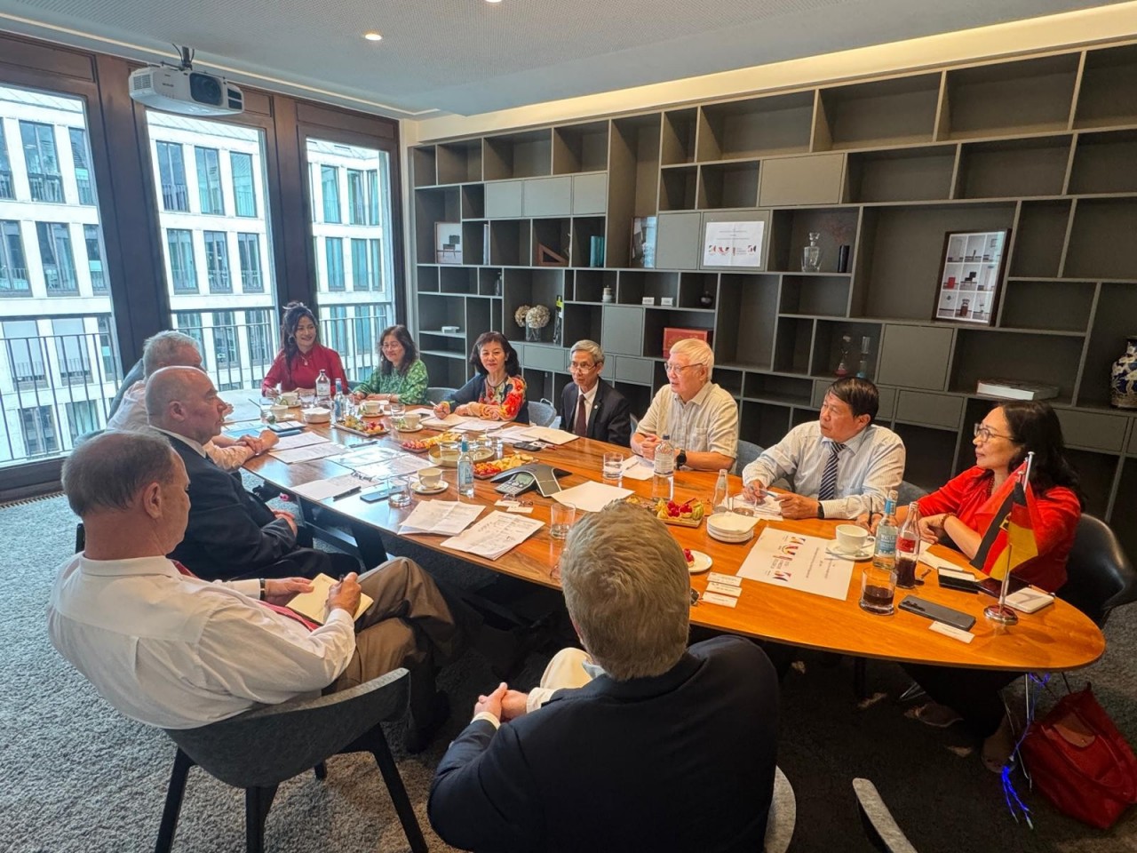 Frienship Associations Promote Development of Vietnamese Language in Germany Frienship Associations Promote Development of Vietnamese Language in Germany