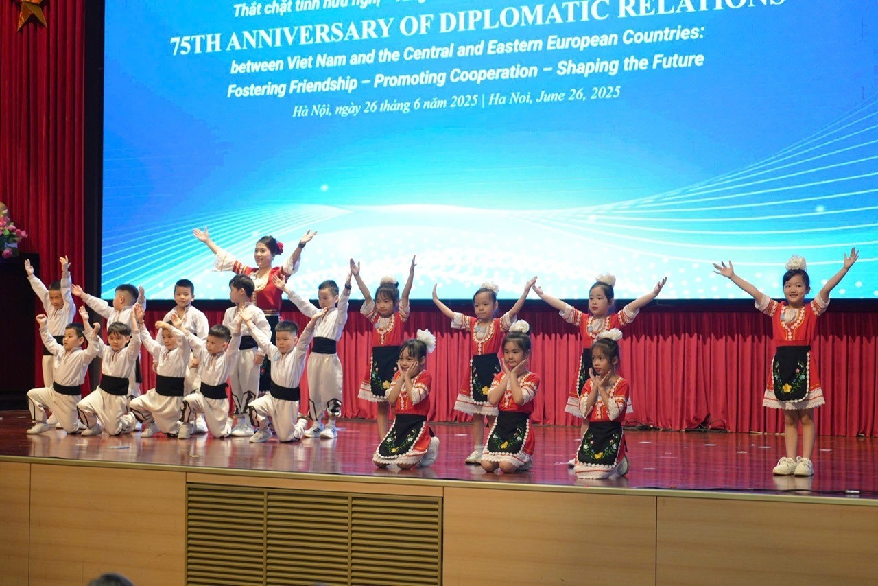 A musical performance by children from the Vietnam–Bulgaria High-Quality Kindergarten. (Photo: Ministry of Foreign Affairs)