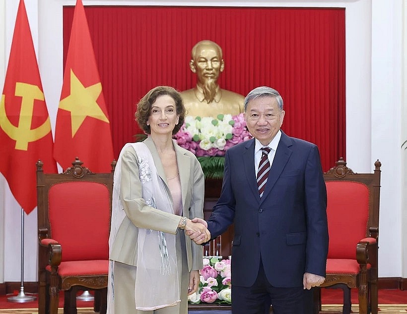 Party General Secretary To Lam (R) receives UNESCO Director-General Audrey Azoulay in Hanoi on June 27. (Photo: VNA) Party General Secretary To Lam (R) receives UNESCO Director-General Audrey Azoulay in Hanoi on June 27. (Photo: VNA)
