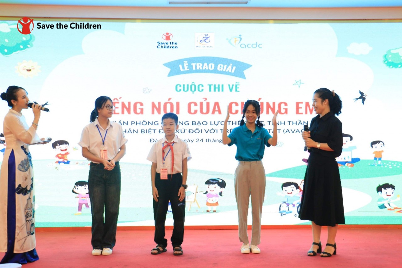 Award ceremony of the “Our Voice” drawing contest in Da Nang, September 2023. (Photo: Save the Children) Award ceremony of the “Our Voice” drawing contest in Da Nang, September 2023. (Photo: Save the Children)