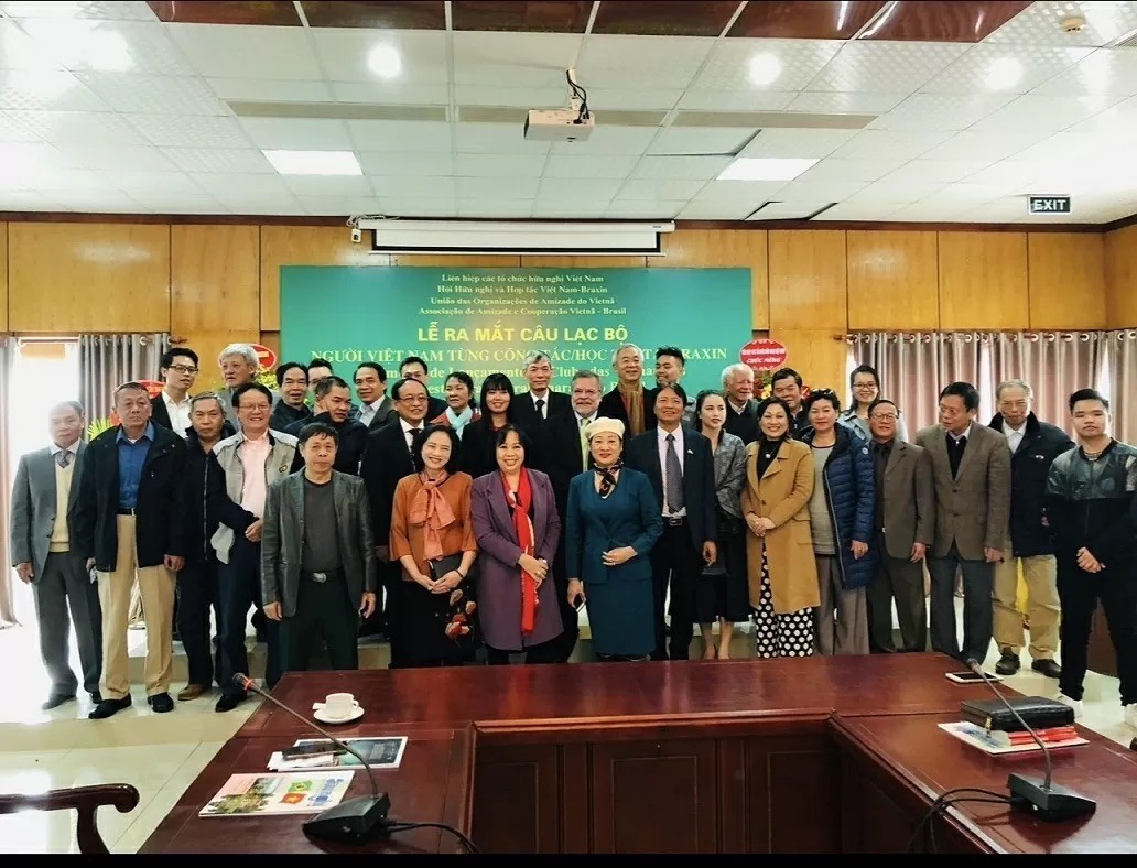 Launch ceremony of the Club for Vietnamese who worked/studied in Brazil, 2019. (Photo: Vietnam - Brazil Friendship and Cooperation Association) Launch ceremony of the Club for Vietnamese who worked/studied in Brazil, 2019. (Photo: Vietnam - Brazil Friendship and Cooperation Association)