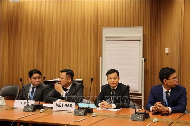 Members of Vietnam’s Permanent Mission in Geneva. (Photo: VNA) Members of Vietnam’s Permanent Mission in Geneva. (Photo: VNA)