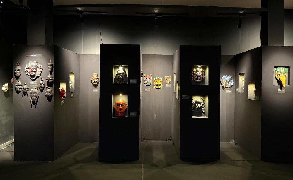Vietnamese Mask Captivates at Asian Art Exhibition in India Vietnamese Mask Captivates at Asian Art Exhibition in India