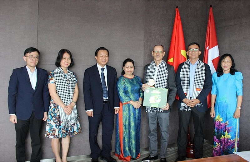 Strengthening Vietnam - Switzerland Friendship Relations Strengthening Vietnam - Switzerland Friendship Relations