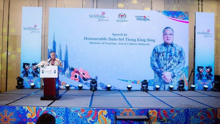 Vietnam - Malaysia Tourism Cooperation Towards "Visit Malaysia 2026" Vietnam - Malaysia Tourism Cooperation Towards "Visit Malaysia 2026"