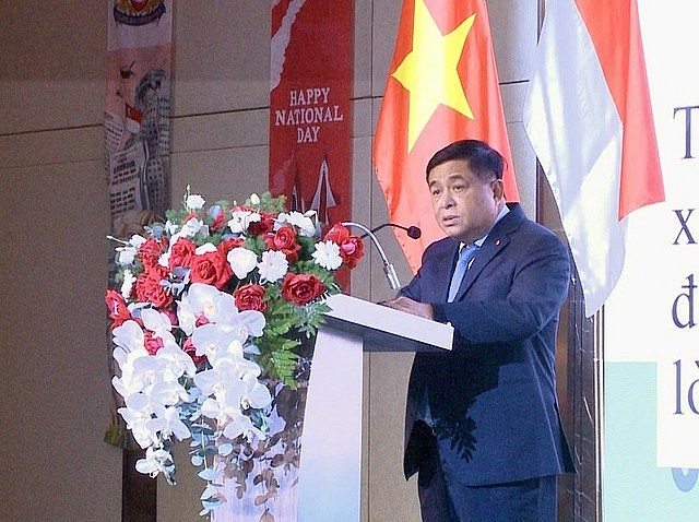 Deputy Prime Minister Nguyen Chi Dung at the 60th anniversary of Singapore's National Day. Deputy Prime Minister Nguyen Chi Dung at the 60th anniversary of Singapore's National Day.
