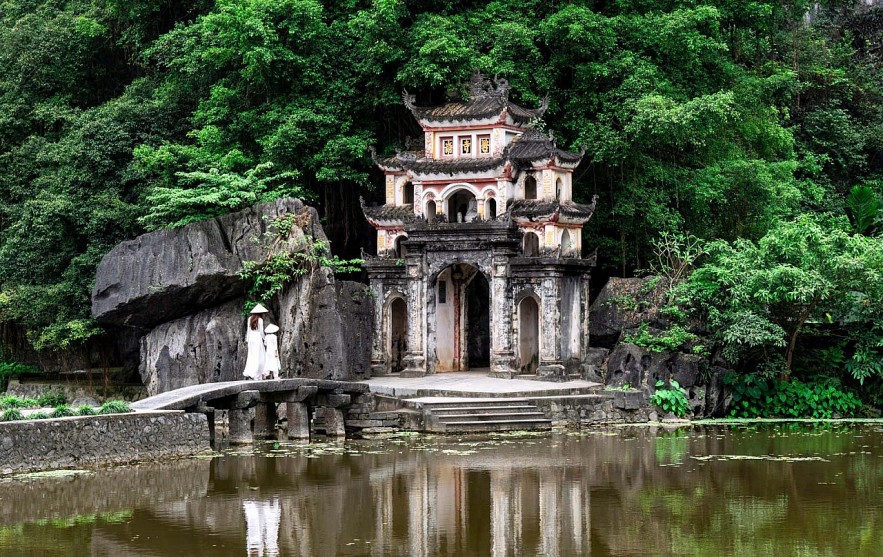 Tam Coc - Bich Dong, a destination in Ninh Binh, rose to fame after being featured as a film location. (Photo: Tran Tuan Viet)