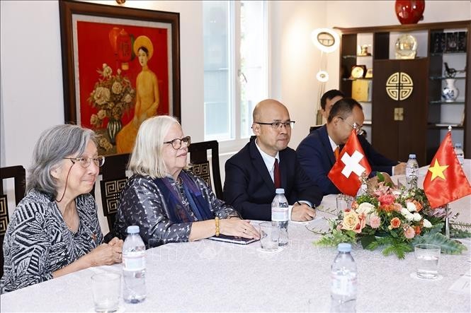 Anjuska Marija Weil (second from left), President of the Switzerland–Vietnam Friendship Association. (Photo: VNA/Doan Tan) Anjuska Marija Weil (second from left), President of the Switzerland–Vietnam Friendship Association. (Photo: VNA/Doan Tan)