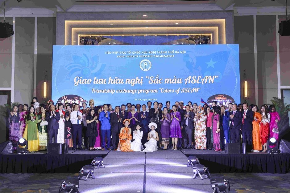 Friendship Exchange Program “ASEAN Colors”. (Photo: Dinh Hoa)