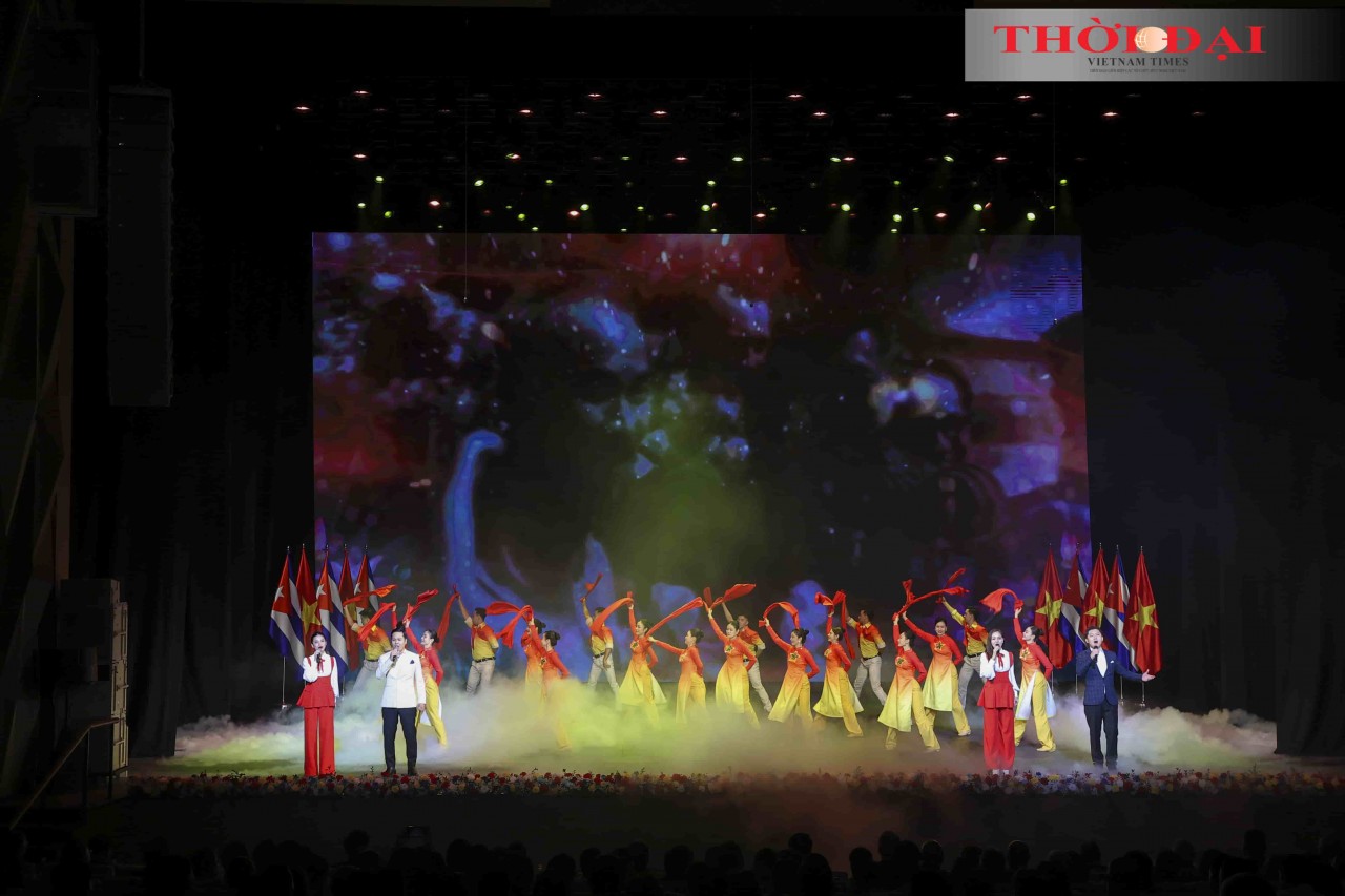 A performance at the ceremony celebrating the 65th anniversary of Vietnam–Cuba diplomatic relations. (Photo: Đinh Hòa) A performance at the ceremony celebrating the 65th anniversary of Vietnam–Cuba diplomatic relations. (Photo: Đinh Hòa)