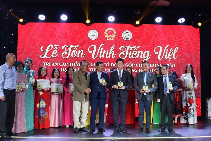 Final round of the contest “Honoring Vietnamese Language 2025” in the Czech Republic. (Photo: VNA)