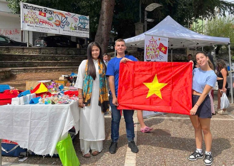 For the first time, the event “Vietnam-Greece Day” was held in Edessa city. (Photo: Embassy of Vietnam in Greece) For the first time, the event “Vietnam-Greece Day” was held in Edessa city. (Photo: Embassy of Vietnam in Greece)