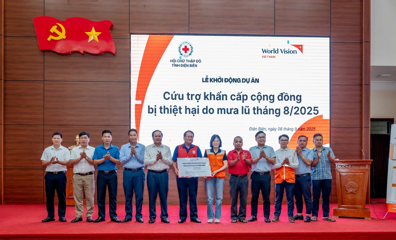 Launching ceremony of the project “Emergency relief for communities affected by the prolonged heavy rainfall on August 1, 2025, in Dien Bien Province.” (Photo: WVIV) Launching ceremony of the project “Emergency relief for communities affected by the prolonged heavy rainfall on August 1, 2025, in Dien Bien Province.” (Photo: WVIV)