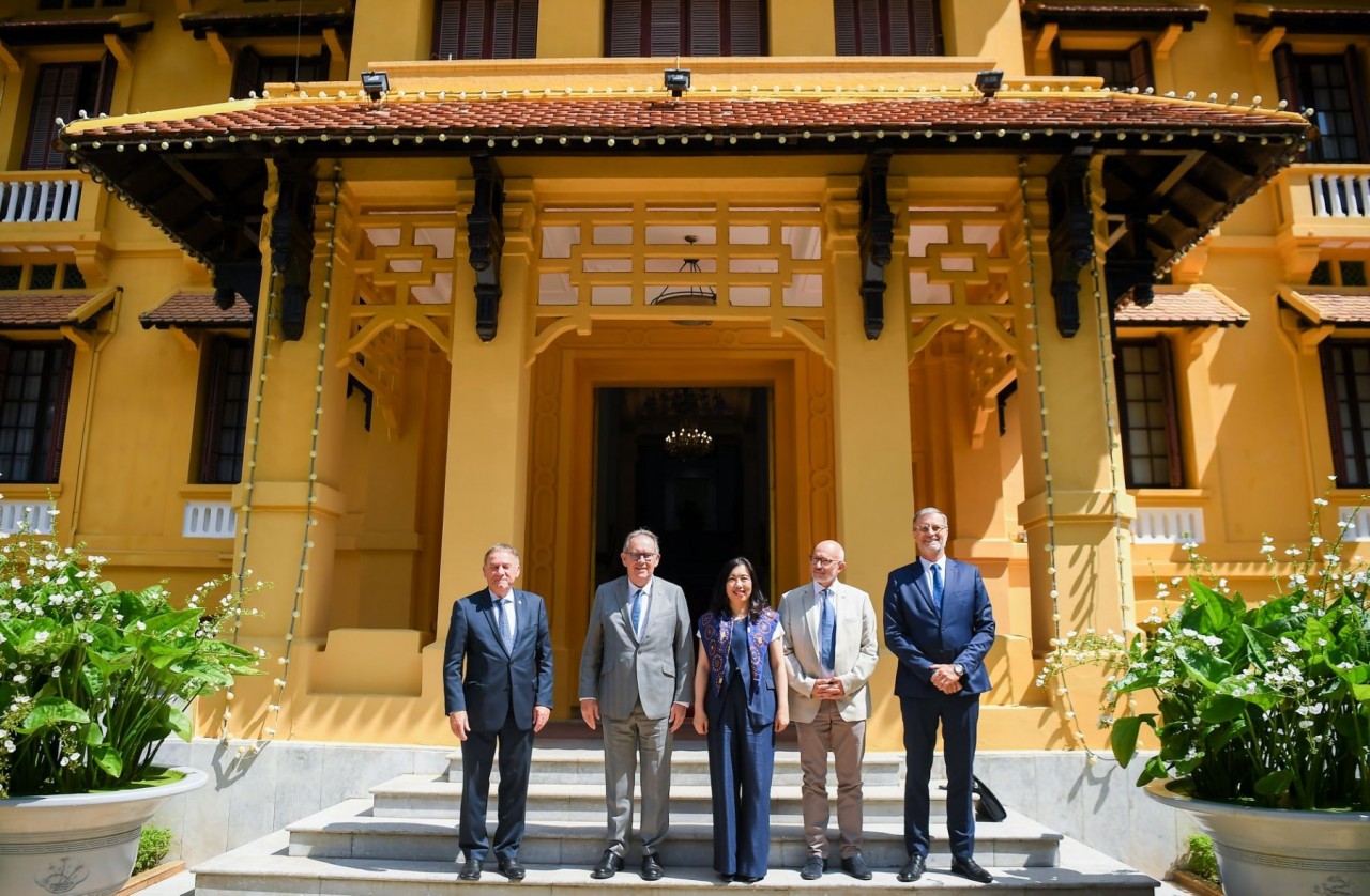 Fostering Science - Technology and Innovation Cooperation between Vietnam and France Fostering Science - Technology and Innovation Cooperation between Vietnam and France