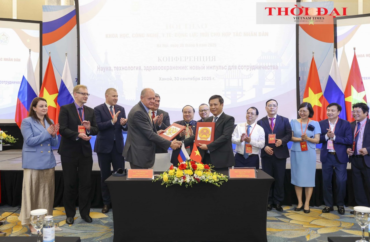 the signing of a Memorandum of Understanding (MoU) between the Friendship Hospital of Vietnam and the Napalkov Oncology Center of the Russian Federation