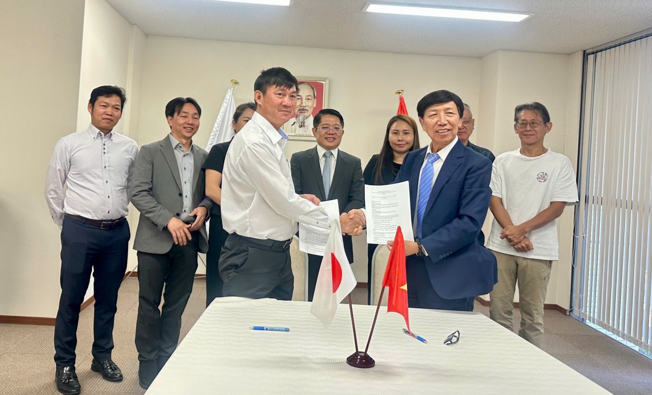 Promoting Vietnam-Japan Technology Transfer and Eco-Investment Cooperation Promoting Vietnam-Japan Technology Transfer and Eco-Investment Cooperation
