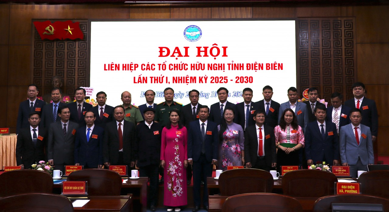 Delegates pose for a commemorative photo at the congress. (Photo: Dien Bien Union of Friendship Organizations) Delegates pose for a commemorative photo at the congress. (Photo: Dien Bien Union of Friendship Organizations)