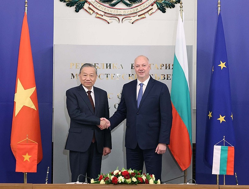 Party General Secretary To Lam (left) and Bulgarian Prime Minister Rosen Zhelyazkov at their meeting in Sofia on October 24 (Photo: VNA) Party General Secretary To Lam (left) and Bulgarian Prime Minister Rosen Zhelyazkov at their meeting in Sofia on October 24 (Photo: VNA)