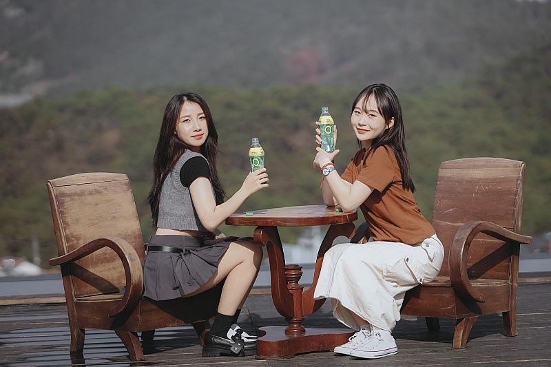 Gen Z Travels Far Just to Sleep: When Tourism and Green Tea Help Cool Down Life Gen Z Travels Far Just to Sleep: When Tourism and Green Tea Help Cool Down Life