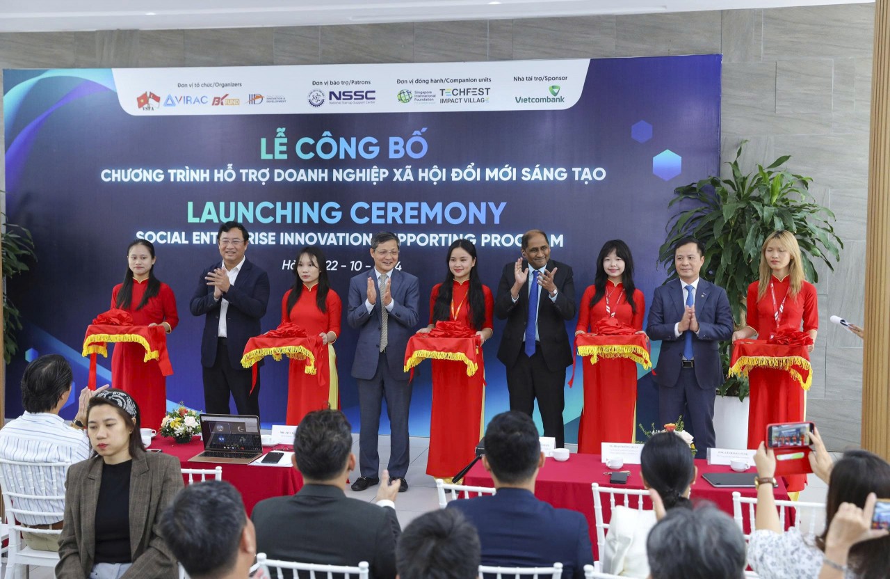 Launch ceremony of the Social Enterprise Innovation Supporting Program initiated by the Viet Nam-Singapore Friendship Association, October 22, 2024. (Photo: Dinh Hoa)
