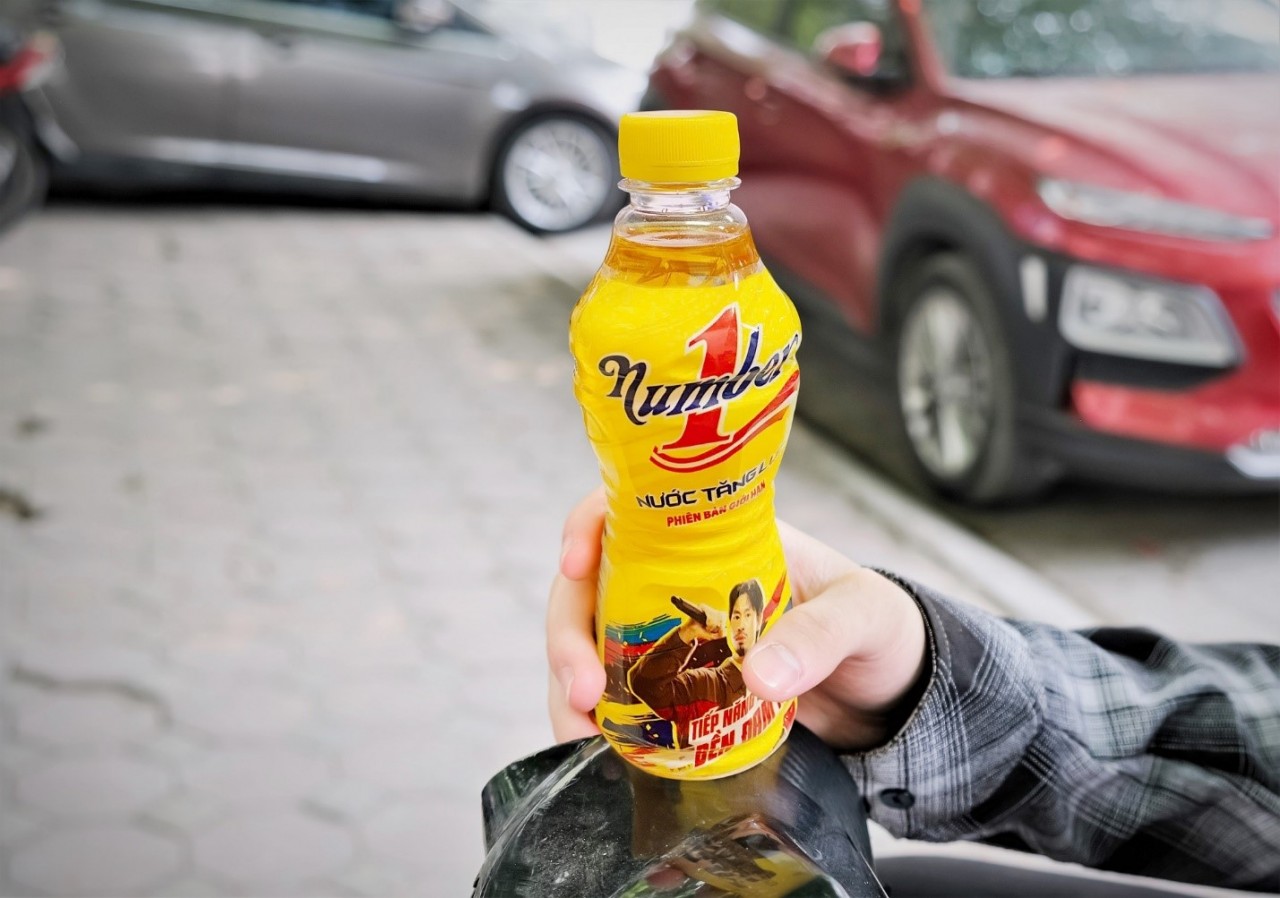 With ingredients that provide instant energy and alertness, Number 1 is a familiar companion of young people, helping them overcome challenges in work and life to become a better version of themselves. With ingredients that provide instant energy and alertness, Number 1 is a familiar companion of young people, helping them overcome challenges in work and life to become a better version of themselves.
