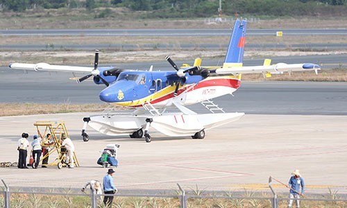 The DHC6 VNT 777 seaplane of Viet Nam prepares for takeoff during the search for the missing Boeing 777-200 aircraft (flight number MH370) of Malaysia Airlines on March 8, 2014. (Photo: Vnexpress.net).