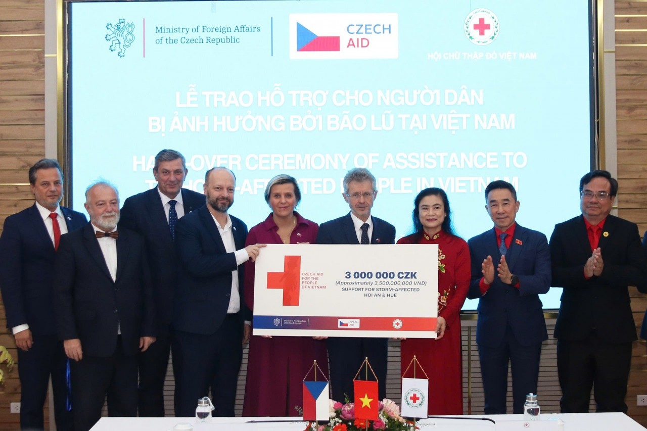 International Organizations Provide Emergency Aid To Disaster – Hit Localities In Vietnam International Organizations Provide Emergency Aid To Disaster-Hit Localities In Vietnam