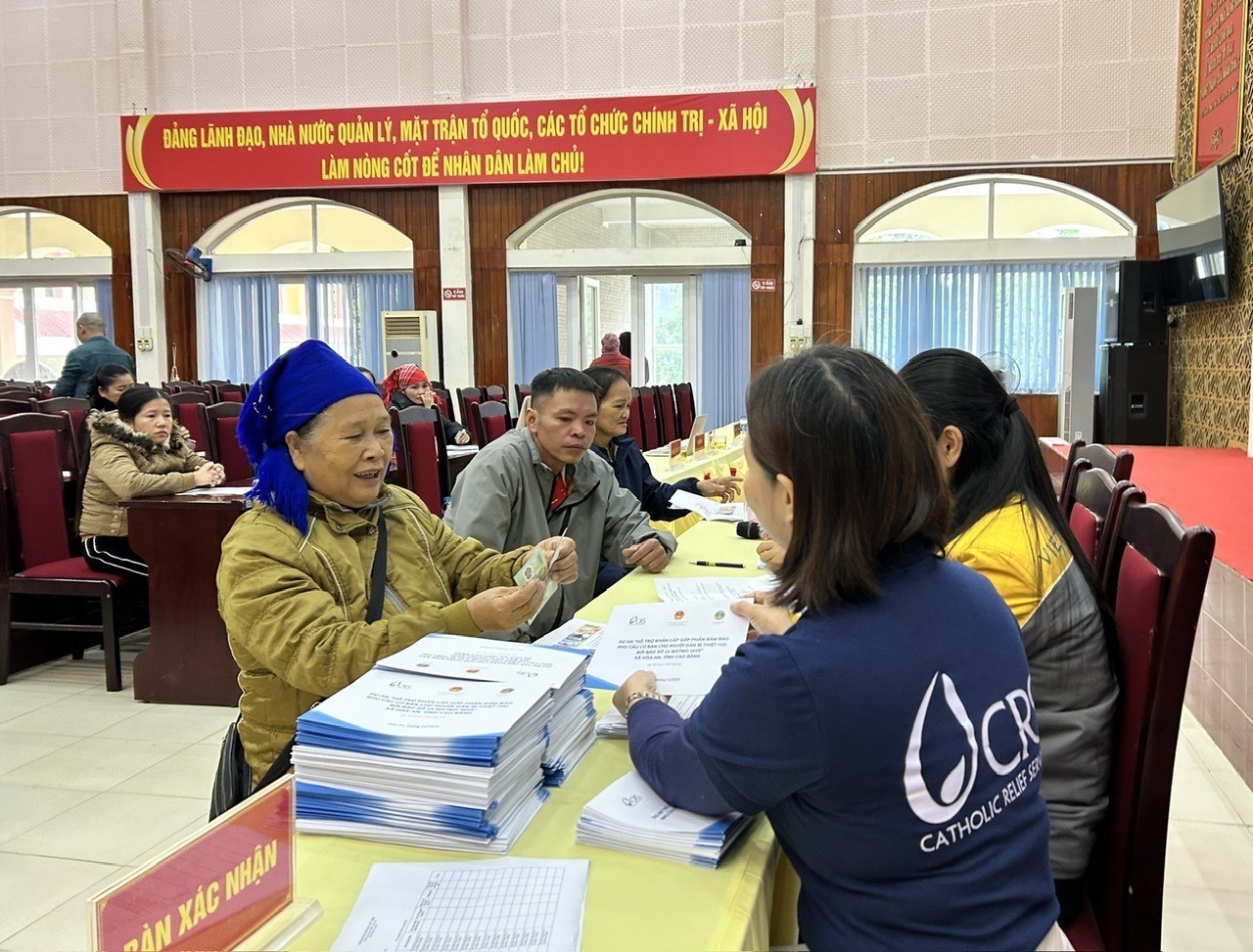 International Organizations Provide Emergency Aid To Disaster – Hit Localities In Vietnam International Organizations Provide Emergency Aid To Disaster-Hit Localities In Vietnam