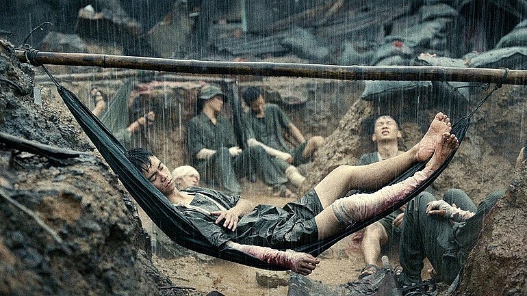 A scene from “Red Rain”. (Photo: Galaxy Studio) A scene from “Red Rain”. (Photo: Galaxy Studio)